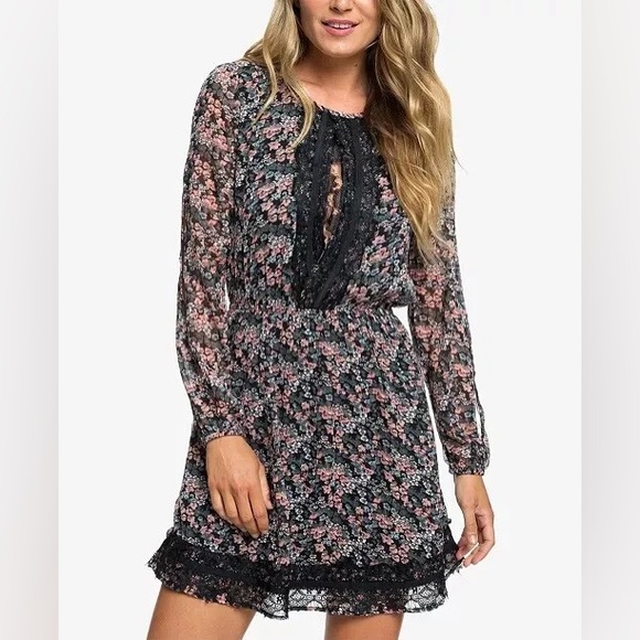 Roxy Dresses & Skirts - ROXY Dress Size Small Floral & Black Lace